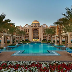 Globalstay At Palm Jumeirah Beachfront Paradise With Pool And Gym Apartament Dubai